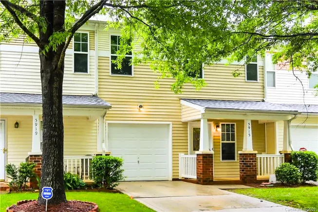 Move-In Ready Gated Townhome with Garage – Minutes from Uptown (2 Bedroom/Charlotte)